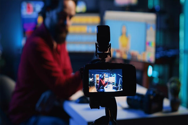 Entertainment & Media